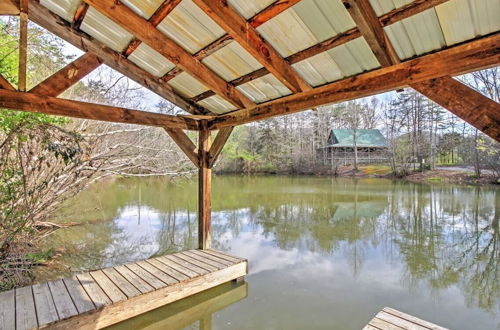 Foto 2 - Cozy Mountain Rose Sevierville Cabin w/ Hot Tub