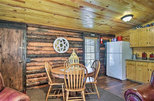 Foto 3 - Arkansas Log Cabin Rental Near Lake Greeson