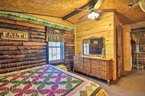 Foto 13 - Arkansas Log Cabin Rental Near Lake Greeson