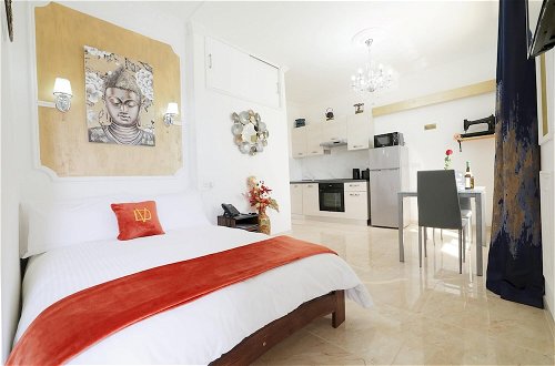 Photo 5 - Deluxe Apartment in Di Valentina Guesthouse Apt 4