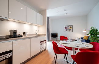 Photo 2 - PREMIER SUITES Edinburgh Fountain Court