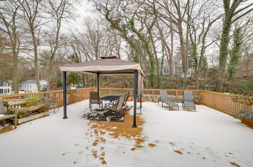 Photo 12 - Charming Saugatuck Condo w/ Private Deck + Grill