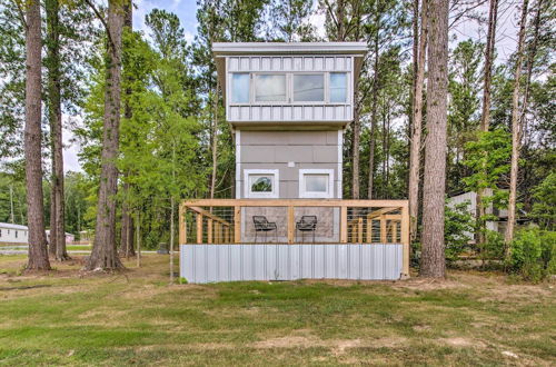 Photo 18 - Chic Tiny Home Retreat ~ 2 Mi to MSU Campus