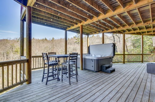 Photo 10 - Wooded Cabin: Mtn Views, Hot Tub & 2 Decks