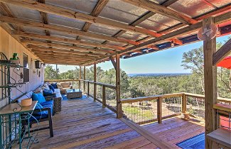 Foto 1 - Private Hill Country House w/ Deck on 7 Acres