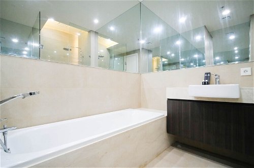 Foto 29 - Private Access And Luxurious 2Br Apartment At The Galaxy Residences
