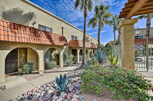 Foto 4 - Modern Fountain Hills Townhome w/ Private Patio