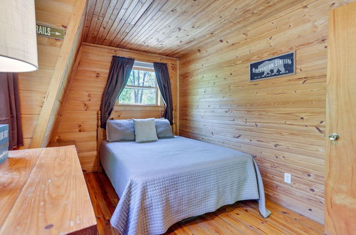 Photo 34 - Comfy Taswell Cabin Rental - Community Amenities