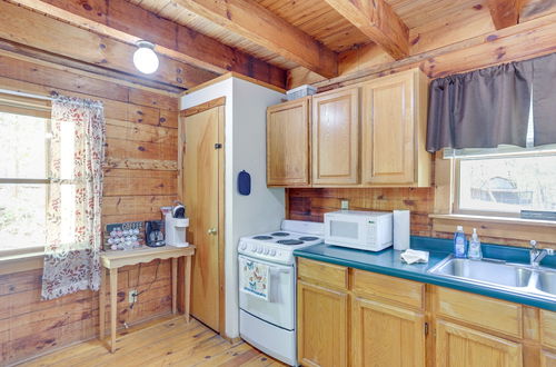 Foto 9 - Comfy Taswell Cabin Rental - Community Amenities