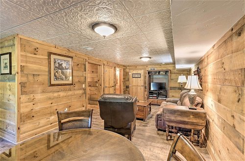 Foto 14 - Cozy Brasstown Cabin: Deck, Grill + Kayaks