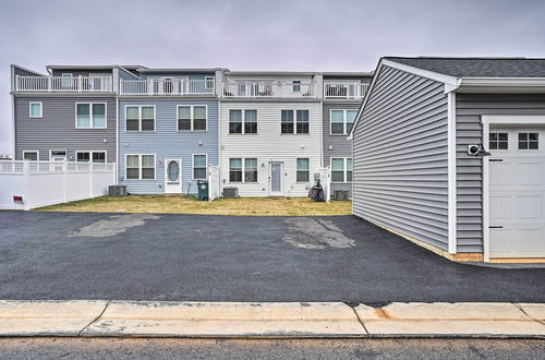 Photo 8 - Modern Townhome 4 Mi to Downtown Frederick