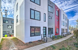 Photo 1 - Spacious & Modern Townhome 6 Mi to Duke