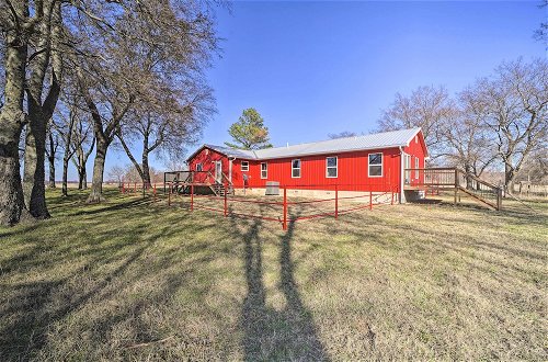 Foto 6 - Claremore Country Home w/ Large Yard & Grill