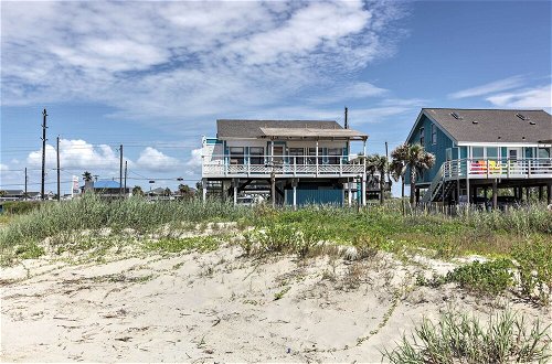 Photo 18 - Galveston Beachfront House w/ Deck & Ocean Views