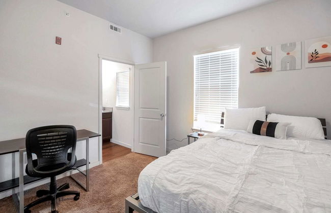 Fully Furnished 2bdrm Apt Near UNC - Photo 2