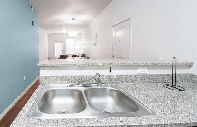 Fully Furnished 2bdrm Apt Near UNC - Photo 4