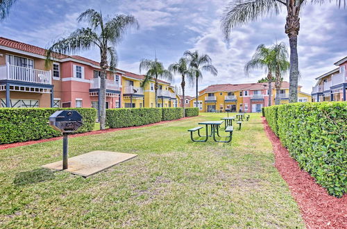 Foto 27 - Cozy Kissimmee Townhome ~ 8 Mi to Disney World