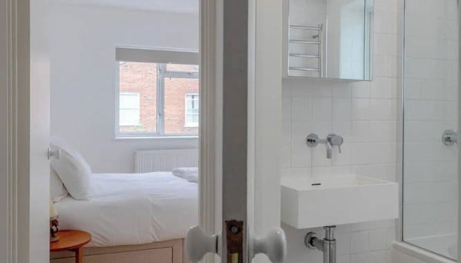 Photo 1 - Bright 2BD Flat - 4 min Walk to Hampstead Heath