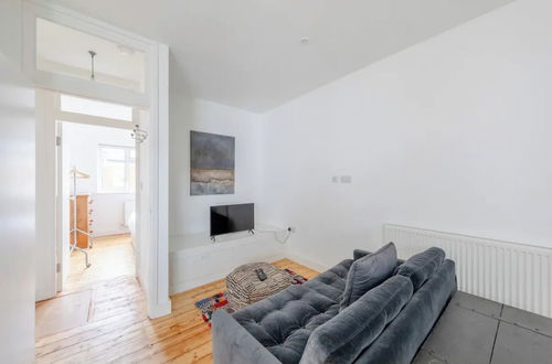 Foto 21 - Bright 2BD Flat - 4 min Walk to Hampstead Heath