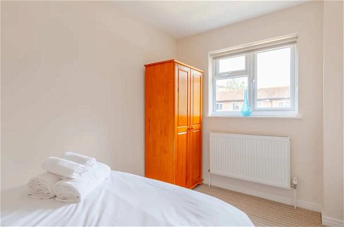 Photo 4 - Bright and Inviting 2BD House - Bethnal Green