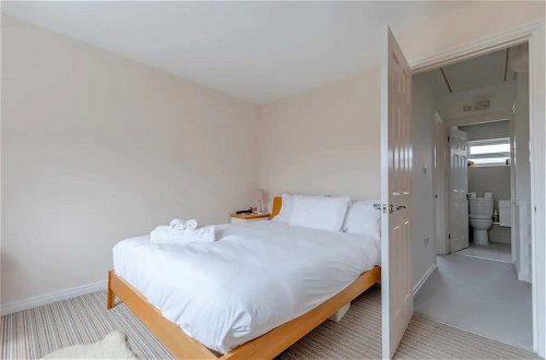 Foto 5 - Bright and Inviting 2BD House - Bethnal Green