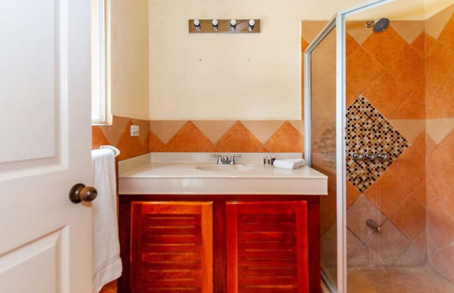 Nicely priced duplex in Surfside with private pool and AC in every room - Foto 18