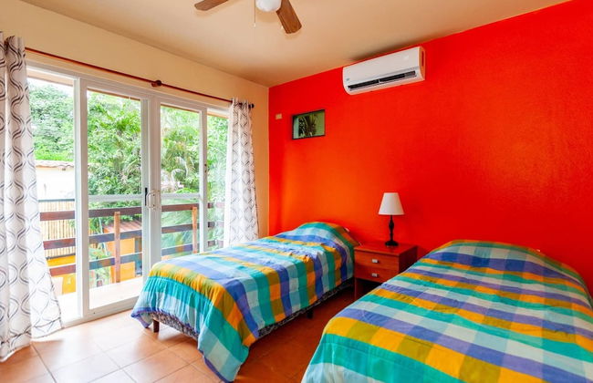 Nicely priced duplex in Surfside with private pool and AC in every room - Foto 9