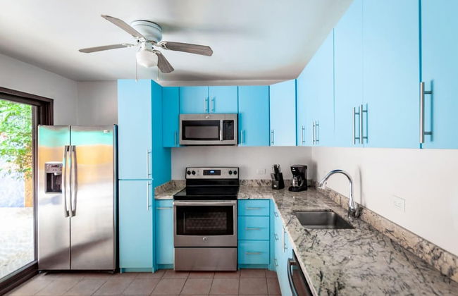 Nicely priced duplex in Surfside with private pool and AC in every room - Foto 13