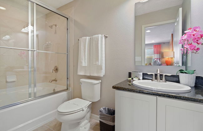 Stunning 4Bd Sleeps9 w Jacuzzi Close to Disney Compass Bay 5113 - Foto 17