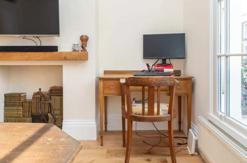 Photo 48 - Spacious and Vibrant 3BD House - Kentish Town