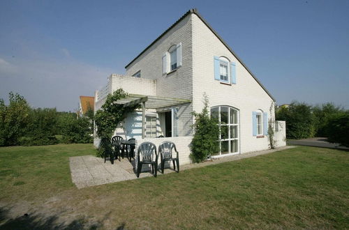 Photo 24 - Detached Villa With Fireplace on Texel