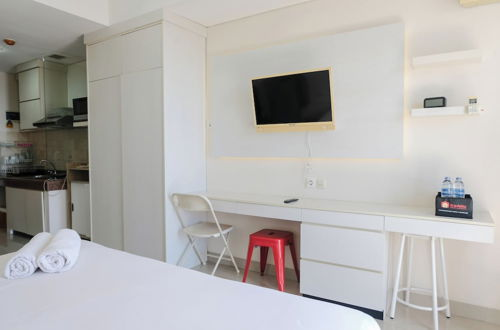 Foto 13 - Homey And Cozy Studio Apartment At Dago Suites