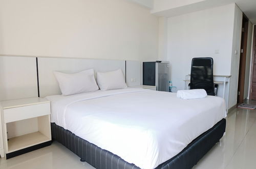 Photo 3 - Homey And Cozy Studio Apartment At Dago Suites