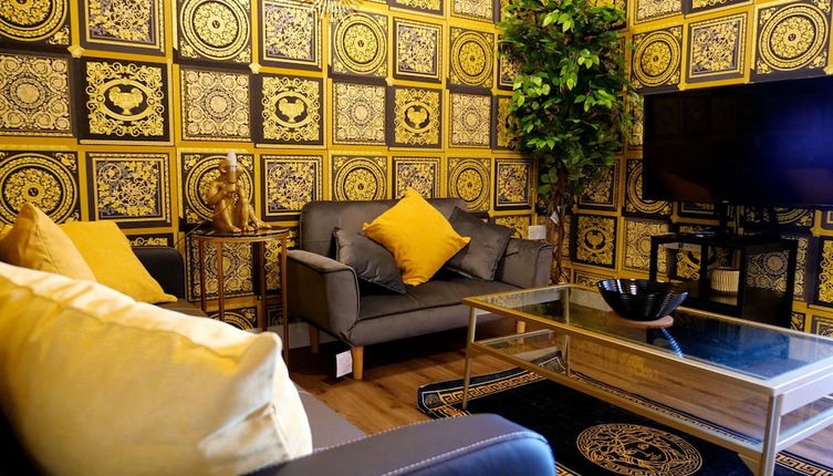 Photo 1 - Sexy Luxurious Versace Apartment Near Sheffield