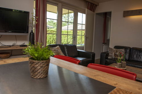 Photo 9 - Combined Bungalow with Decorative Fireplace near Veluwe