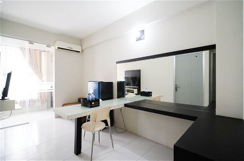 Photo 13 - Simple And Homey 2Br At Dian Regency Apartment