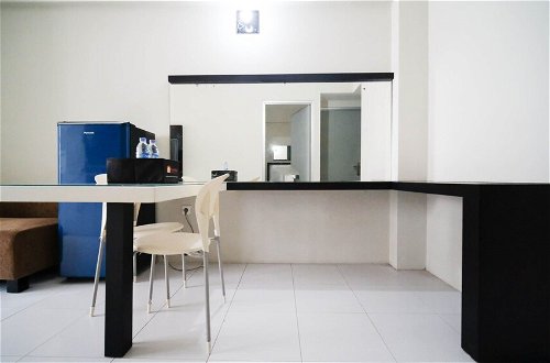 Photo 16 - Simple And Homey 2Br At Dian Regency Apartment
