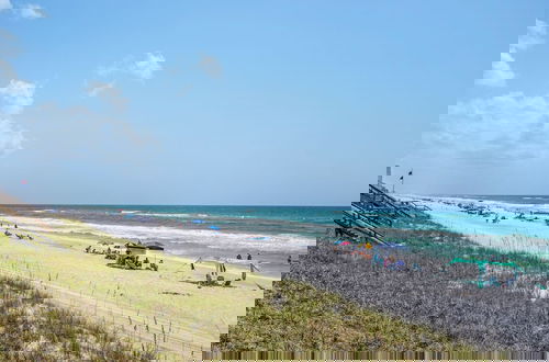 Foto 60 - Gulf Front With Private Pool, Sleeps 21, Amazing Decks, Free Beach Setup!