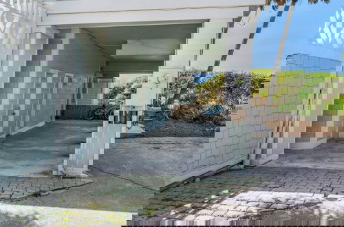 Foto 52 - Gulf Front With Private Pool, Sleeps 21, Amazing Decks, Free Beach Setup!