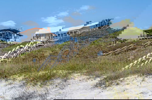 Foto 72 - Gulf Front With Private Pool, Sleeps 21, Amazing Decks, Free Beach Setup!