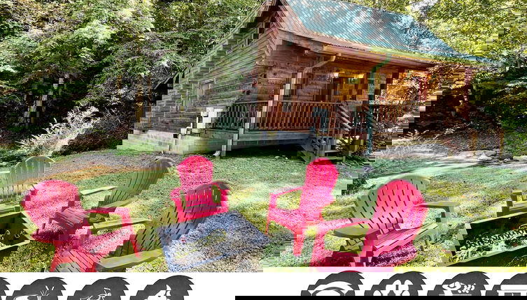 Foto 1 - Creekside 2 Bedroom Cabin by RedAwning