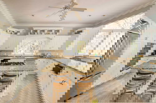 Photo 5 - Hilton Ivory by Avantstay Luxe Home + Pool/patio