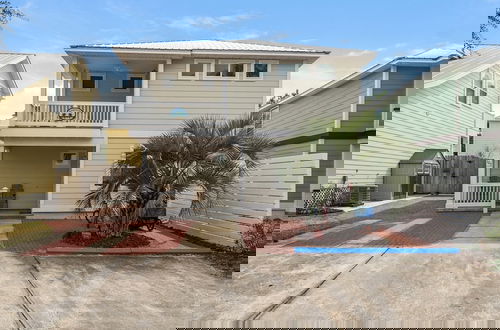 Foto 42 - Beach Cottage w/ Backyard Oasis - Quiet Neighborhood in BMB