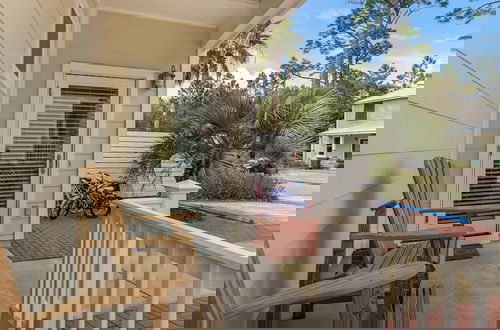 Foto 15 - Beach Cottage w/ Backyard Oasis - Quiet Neighborhood in BMB