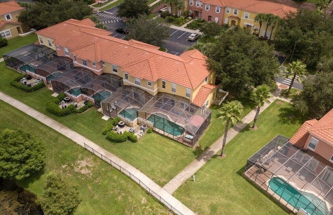 Luxury Villa With Large Private South Facing Pool 4 Bedroom Townhouse by RedAwning - Foto 23