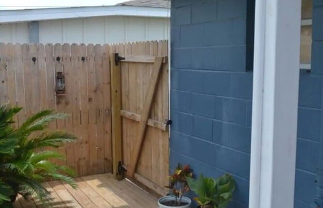 Surf Shack - Steps To The Beach, Lush Fenced Backyard 4 Bedroom Cottage - Foto 15