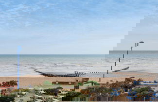 Photo 2 - Chic 2-bed Seafront Haven Near Felpham Beach