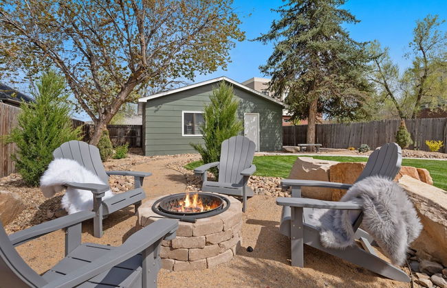 Spirit of the Rockies - Private Backyard & Hot Tub - Foto 1