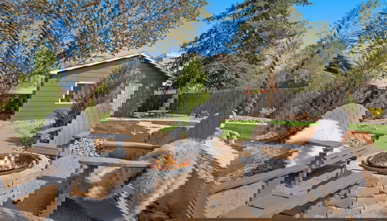 Foto 1 - Spirit of the Rockies - Private Backyard & Hot Tub