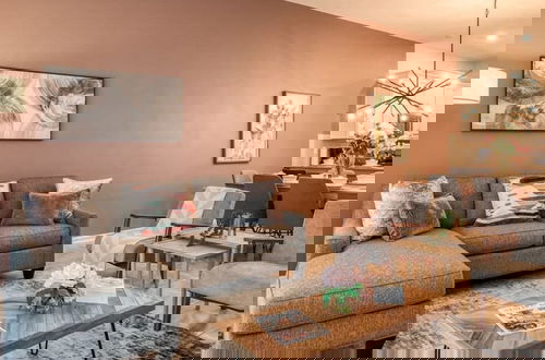 Foto 10 - Modern 2BR Condo w Mickey Room - Family Perfection